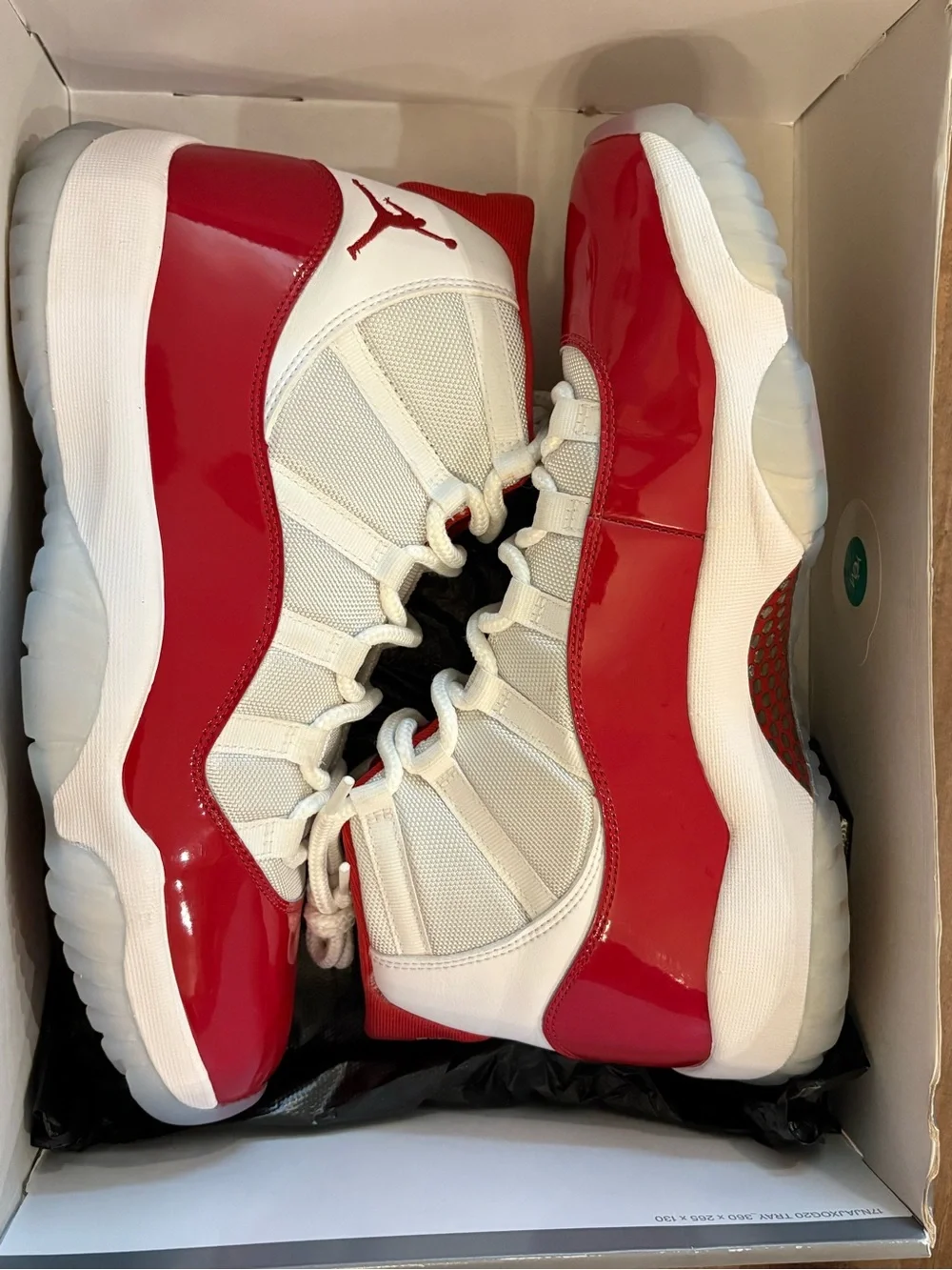 Jordan 11 Retro Cherry size 12 Like new
